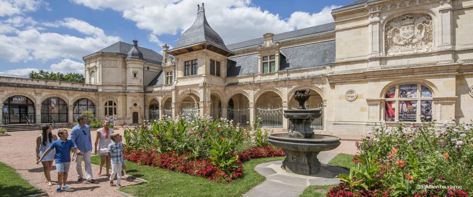 Beaujeu la capitale historique du Beaujolais ! - Oenotourisme